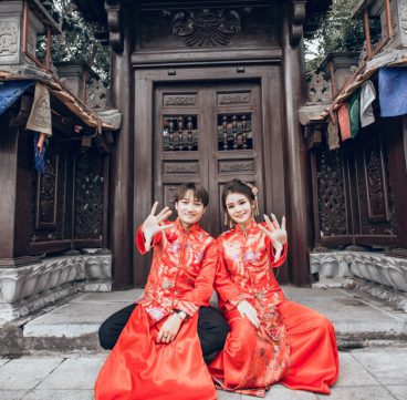 nàng dâu nên chọn váy cưới màu gì là phù hợp nhất?