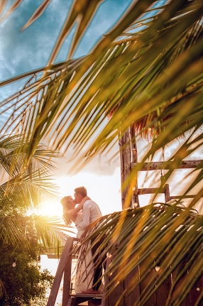 Ảnh cưới đẹp ngoại cảnh ở phim trường Lamour