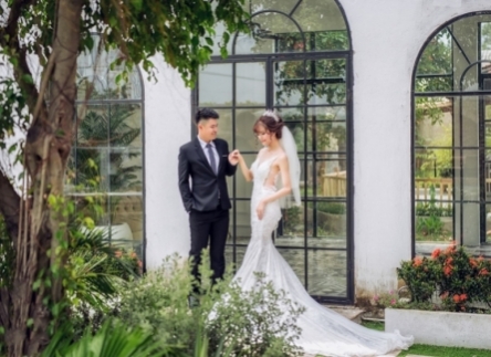 10 cách tạo dáng chụp ảnh cưới trong phòng giúp bạn có bộ ảnh cưới độc đáo nhất